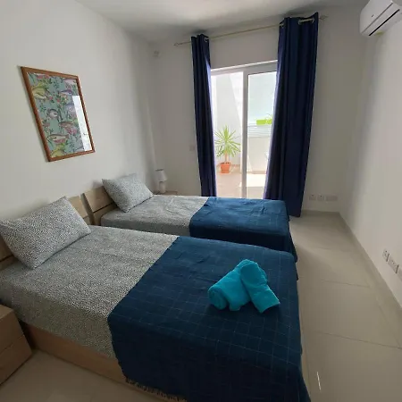 Sunshine Apartments Mellieha - Modern Three Bedroom Ground Floor Apartment With Yard Exterior photo