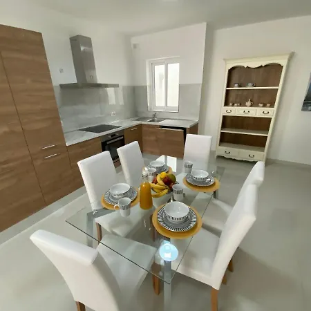 Sunshine Apartments Mellieha - Modern Three Bedroom Ground Floor Apartment With Yard Exterior photo